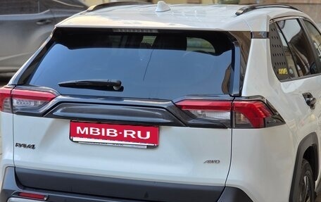 Toyota RAV4, 2021 год, 3 700 000 рублей, 3 фотография