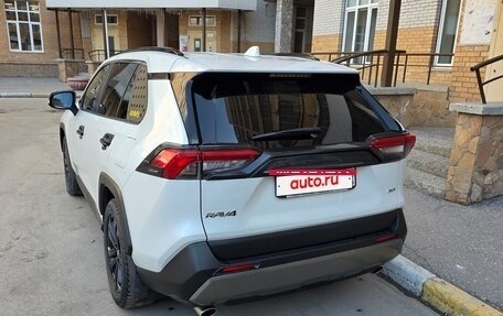 Toyota RAV4, 2021 год, 3 700 000 рублей, 4 фотография