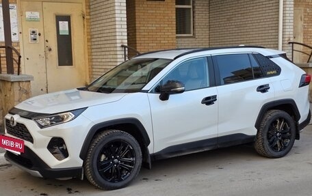 Toyota RAV4, 2021 год, 3 700 000 рублей, 6 фотография