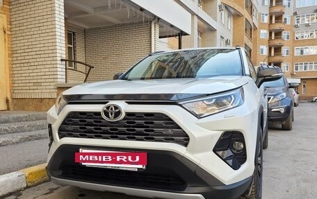 Toyota RAV4, 2021 год, 3 700 000 рублей, 8 фотография