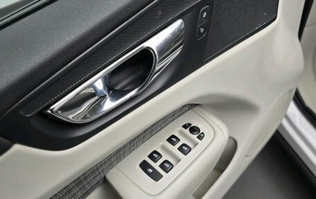 Volvo XC60 II, 2018 год, 3 298 000 рублей, 12 фотография