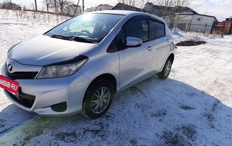 Toyota Vitz, 2013 год, 790 000 рублей, 2 фотография
