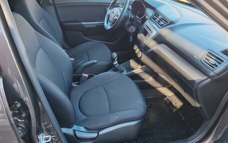 KIA Rio III рестайлинг, 2016 год, 750 000 рублей, 10 фотография