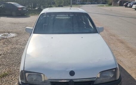 Opel Omega A, 1988 год, 100 000 рублей, 2 фотография