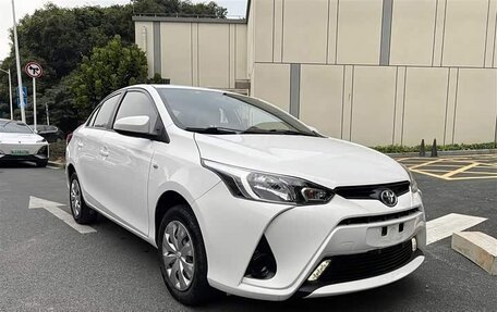 Toyota Yaris XP150 рестайлинг, 2022 год, 1 150 000 рублей, 1 фотография