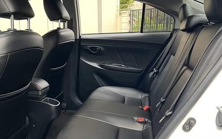 Toyota Yaris XP150 рестайлинг, 2022 год, 1 150 000 рублей, 9 фотография