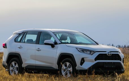Toyota RAV4, 2025 год, 3 700 000 рублей, 1 фотография