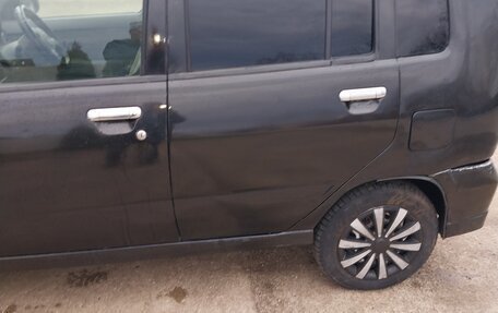 Nissan Cube II, 2001 год, 230 000 рублей, 11 фотография