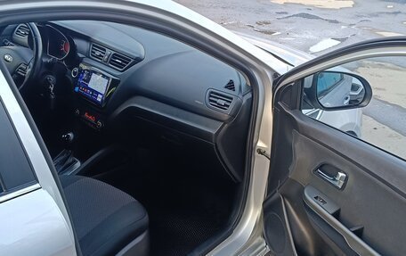 KIA Rio III рестайлинг, 2015 год, 920 000 рублей, 12 фотография