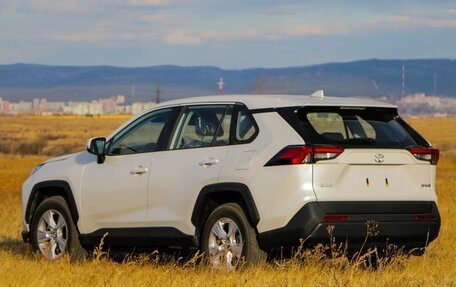 Toyota RAV4, 2025 год, 3 700 000 рублей, 3 фотография