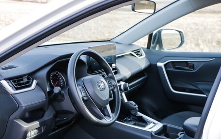 Toyota RAV4, 2025 год, 3 700 000 рублей, 10 фотография