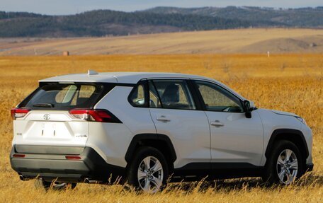 Toyota RAV4, 2025 год, 3 700 000 рублей, 4 фотография