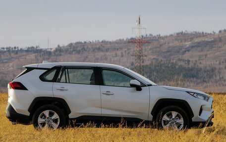 Toyota RAV4, 2025 год, 3 700 000 рублей, 5 фотография