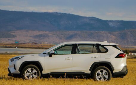 Toyota RAV4, 2025 год, 3 700 000 рублей, 6 фотография