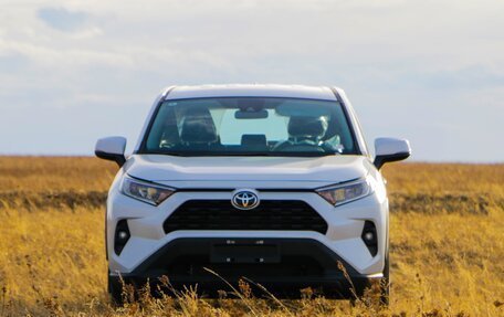 Toyota RAV4, 2025 год, 3 700 000 рублей, 7 фотография