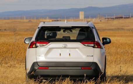 Toyota RAV4, 2025 год, 3 700 000 рублей, 8 фотография