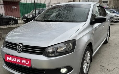 Volkswagen Polo VI (EU Market), 2013 год, 900 000 рублей, 1 фотография