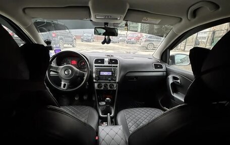 Volkswagen Polo VI (EU Market), 2013 год, 900 000 рублей, 11 фотография