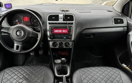 Volkswagen Polo VI (EU Market), 2013 год, 900 000 рублей, 10 фотография