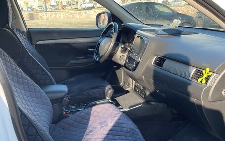 Mitsubishi Outlander III рестайлинг 3, 2018 год, 1 849 000 рублей, 5 фотография