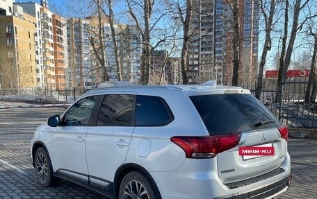 Mitsubishi Outlander III рестайлинг 3, 2018 год, 1 849 000 рублей, 10 фотография