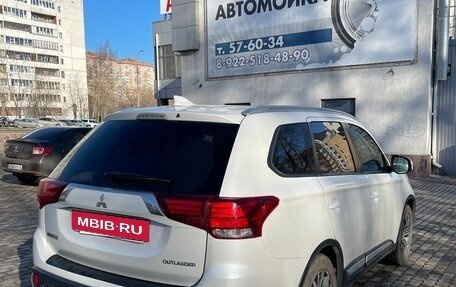 Mitsubishi Outlander III рестайлинг 3, 2018 год, 1 849 000 рублей, 7 фотография