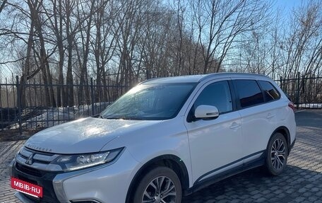 Mitsubishi Outlander III рестайлинг 3, 2018 год, 1 849 000 рублей, 11 фотография