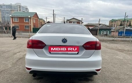Volkswagen Jetta VI, 2013 год, 900 000 рублей, 2 фотография