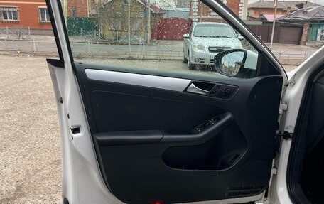 Volkswagen Jetta VI, 2013 год, 900 000 рублей, 6 фотография