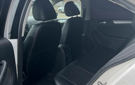 Volkswagen Jetta VI, 2013 год, 900 000 рублей, 7 фотография