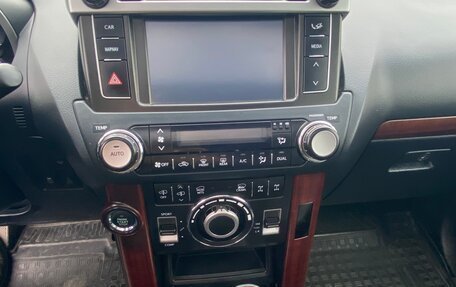 Toyota Land Cruiser Prado 150 рестайлинг 2, 2017 год, 4 500 000 рублей, 4 фотография