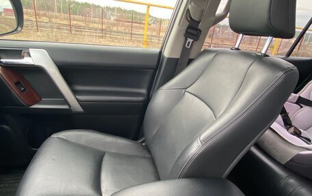 Toyota Land Cruiser Prado 150 рестайлинг 2, 2017 год, 4 500 000 рублей, 8 фотография