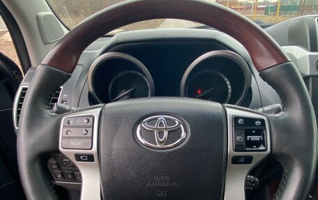 Toyota Land Cruiser Prado 150 рестайлинг 2, 2017 год, 4 500 000 рублей, 11 фотография