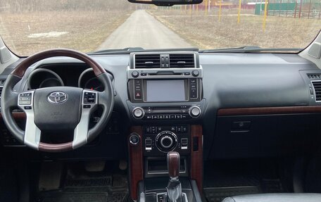 Toyota Land Cruiser Prado 150 рестайлинг 2, 2017 год, 4 500 000 рублей, 18 фотография