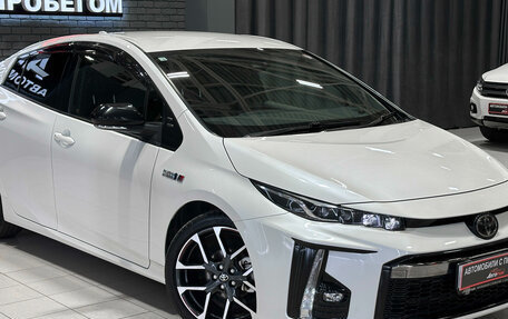 Toyota Prius IV XW50, 2018 год, 2 357 000 рублей, 2 фотография