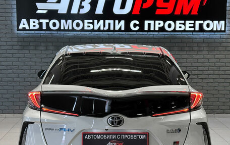 Toyota Prius IV XW50, 2018 год, 2 357 000 рублей, 10 фотография