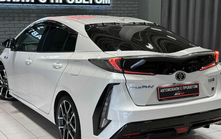 Toyota Prius IV XW50, 2018 год, 2 357 000 рублей, 12 фотография