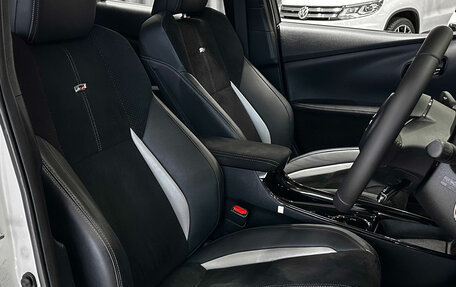 Toyota Prius IV XW50, 2018 год, 2 357 000 рублей, 16 фотография