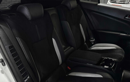 Toyota Prius IV XW50, 2018 год, 2 357 000 рублей, 18 фотография