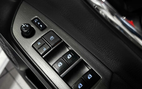 Toyota Prius IV XW50, 2018 год, 2 357 000 рублей, 23 фотография