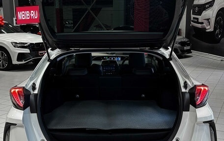 Toyota Prius IV XW50, 2018 год, 2 357 000 рублей, 19 фотография