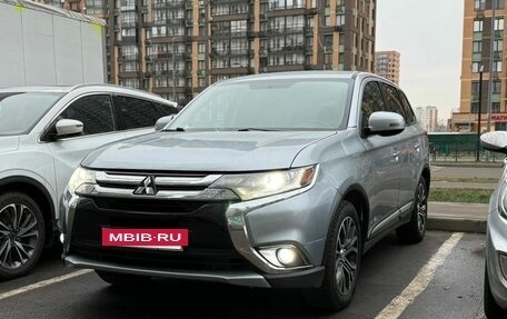 Mitsubishi Outlander III рестайлинг 3, 2016 год, 1 950 000 рублей, 3 фотография