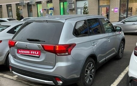 Mitsubishi Outlander III рестайлинг 3, 2016 год, 1 950 000 рублей, 5 фотография
