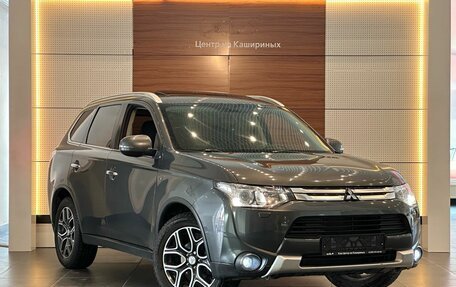 Mitsubishi Outlander III рестайлинг 3, 2014 год, 2 099 000 рублей, 3 фотография