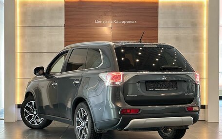 Mitsubishi Outlander III рестайлинг 3, 2014 год, 2 099 000 рублей, 6 фотография