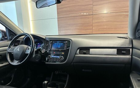 Mitsubishi Outlander III рестайлинг 3, 2014 год, 2 099 000 рублей, 9 фотография