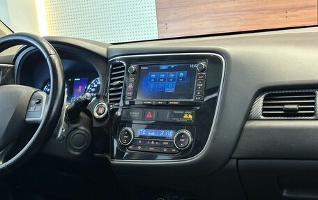 Mitsubishi Outlander III рестайлинг 3, 2014 год, 2 099 000 рублей, 10 фотография