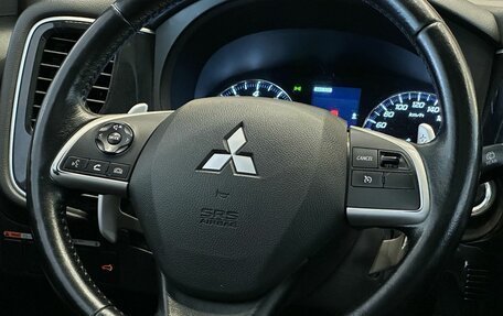 Mitsubishi Outlander III рестайлинг 3, 2014 год, 2 099 000 рублей, 11 фотография