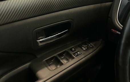 Mitsubishi Outlander III рестайлинг 3, 2014 год, 2 099 000 рублей, 19 фотография