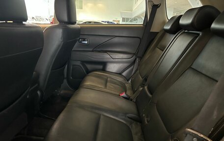 Mitsubishi Outlander III рестайлинг 3, 2014 год, 2 099 000 рублей, 21 фотография